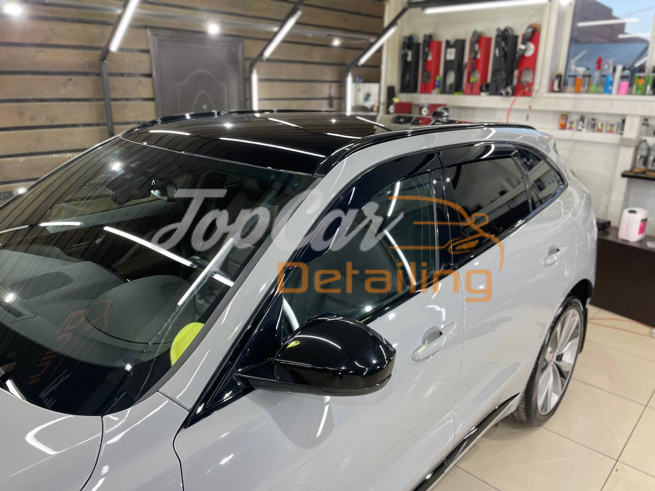 Jaguar F pace