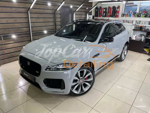 Jaguar F pace