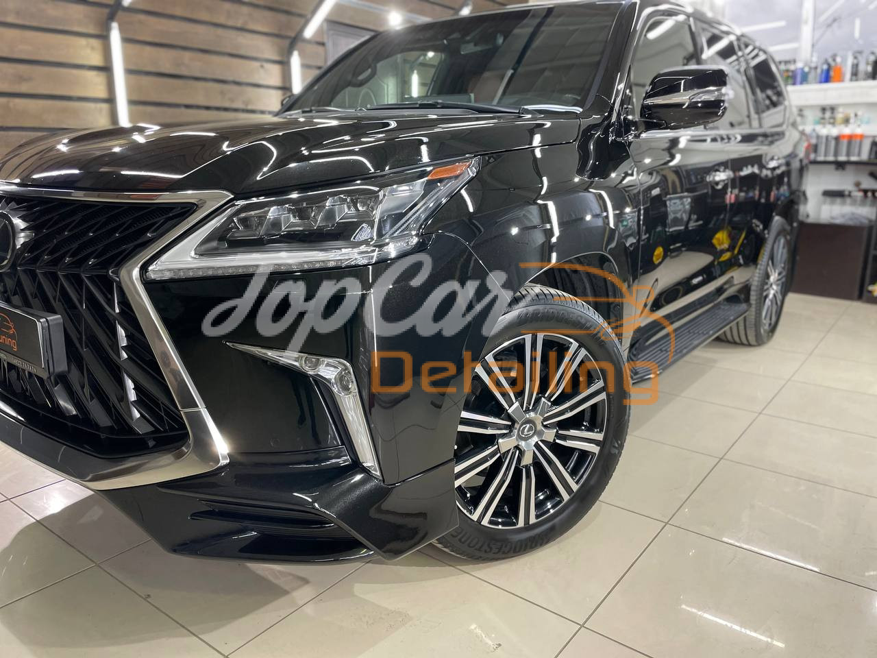 Lexus LX