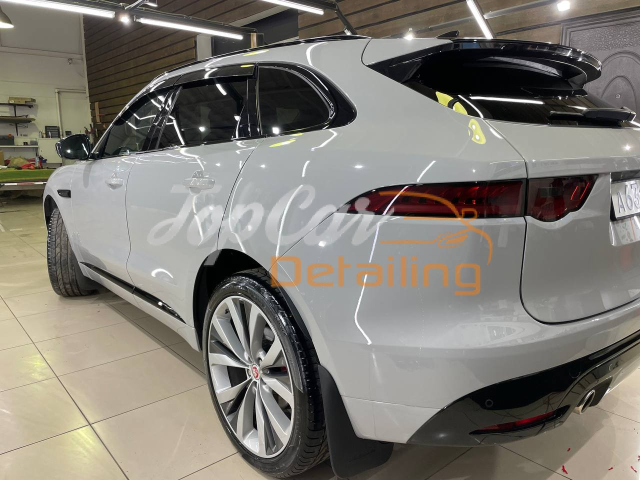Jaguar F pace