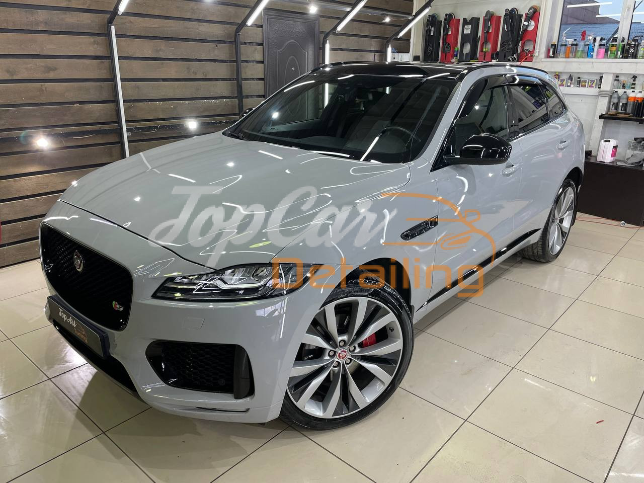 Jaguar F pace