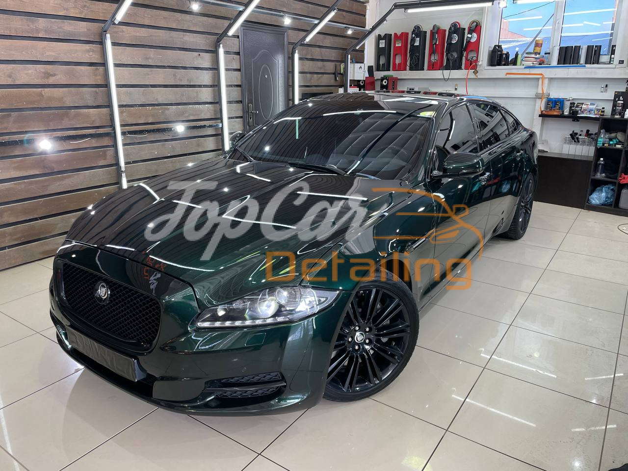Jaguar XJ