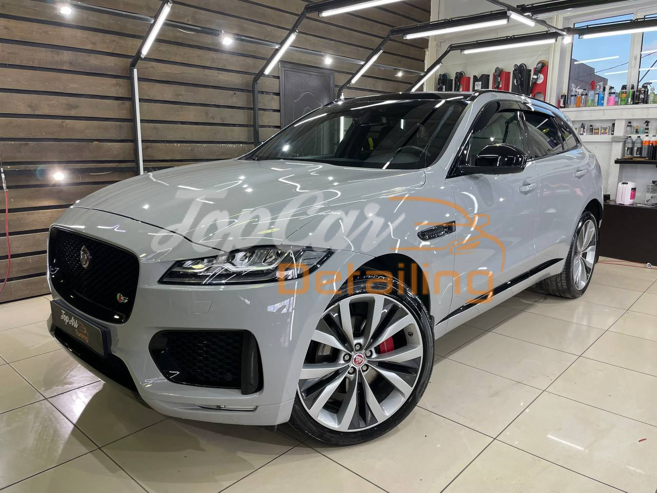 Jaguar F pace