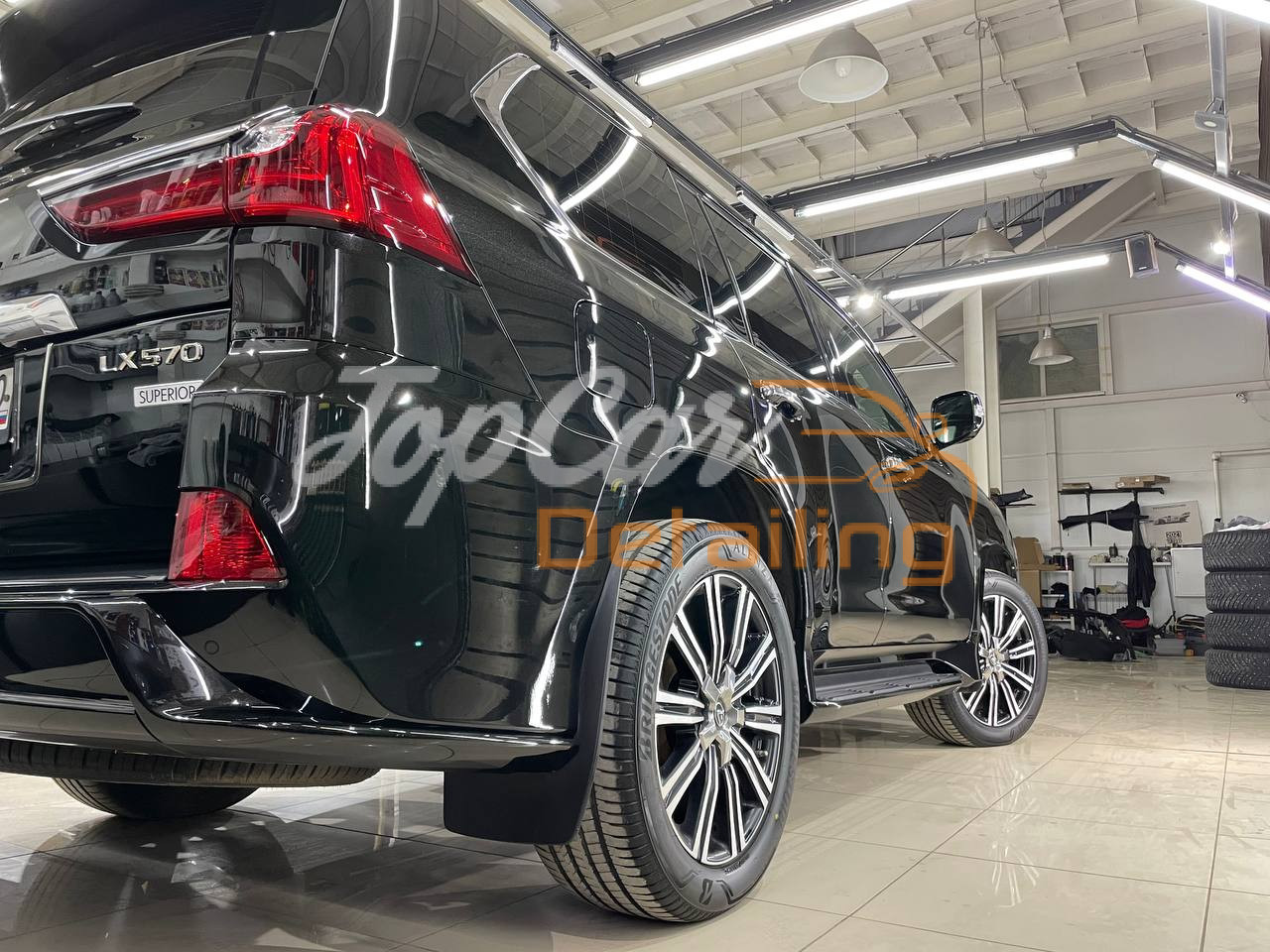 Lexus LX