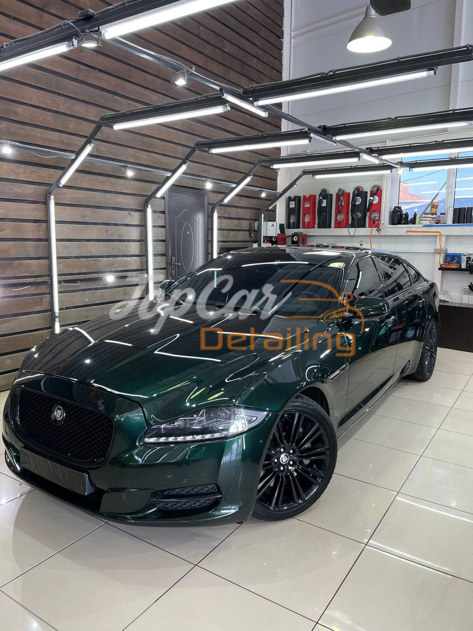 Jaguar XJ